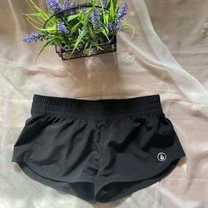 Volcom surf shorts 🌸